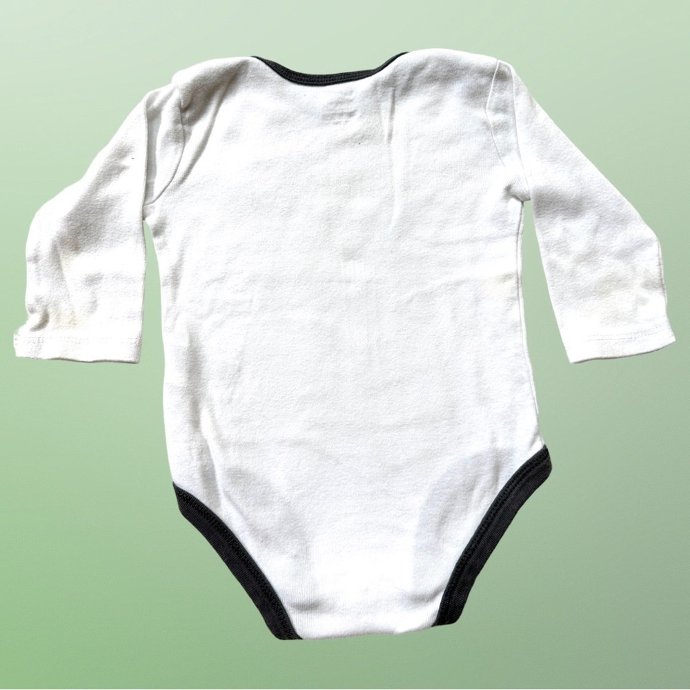⭐️ 5 for $25 Set of 2 Baby Onesies Size 6–9 Months - Picture 3 of 9